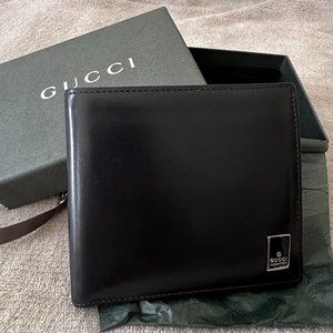 GUCCI Bifold Men Wallet Black Leather Silver Plaque